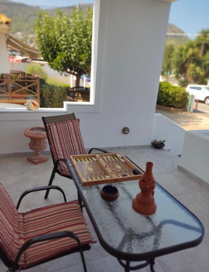 Katerina Summerhouse * Dhaskalion